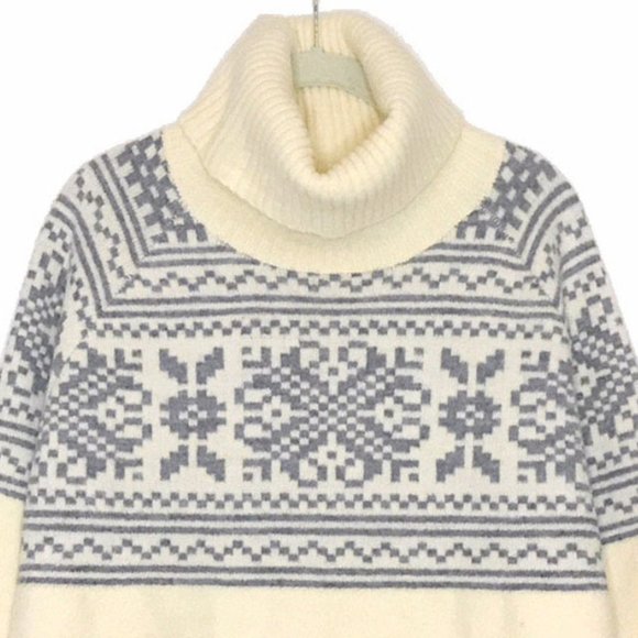 Cream Holiday Tunic Sweater NWOT - Picture 2 of 7